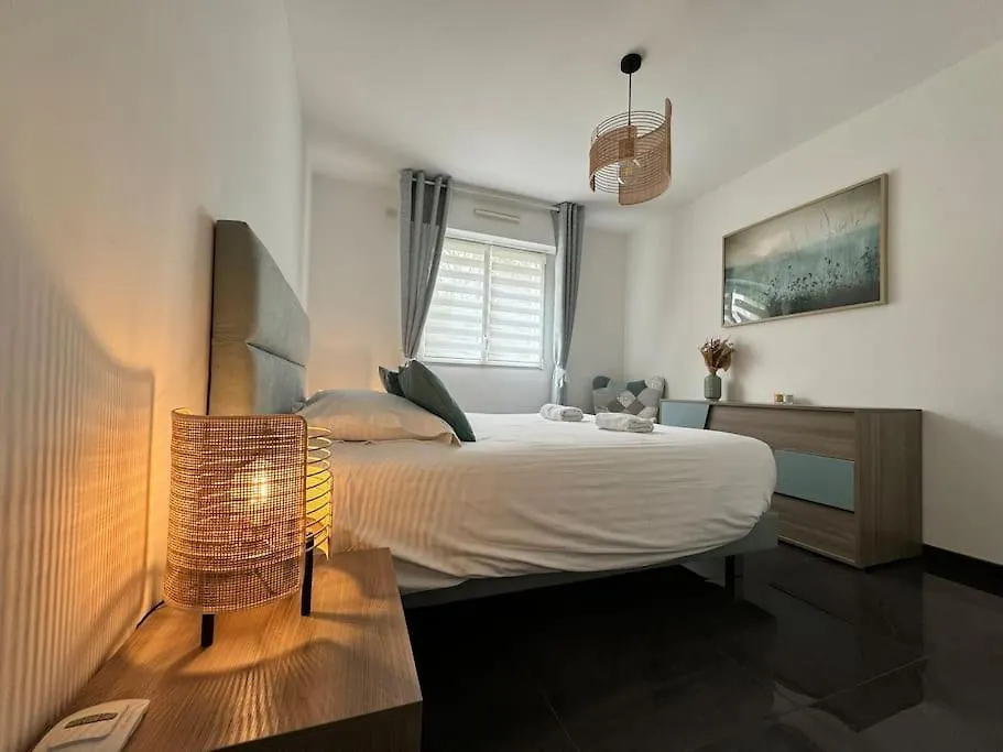 Le Mas Des Oliviers : Apt 4 Prs, Piscine, Parking Antibes Apartment