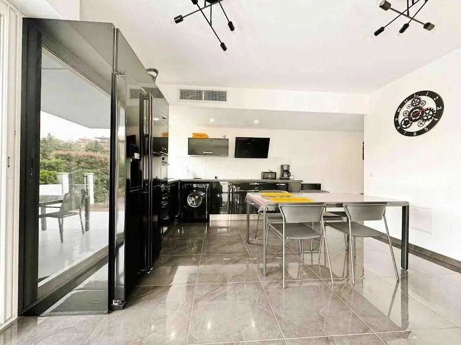 Apartment Le Mas Des Oliviers : Apt 4 Prs, Piscine, Parking Antibes France