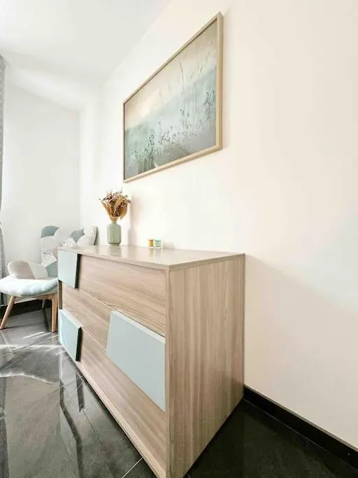 Le Mas Des Oliviers : Apt 4 Prs, Piscine, Parking Antibes